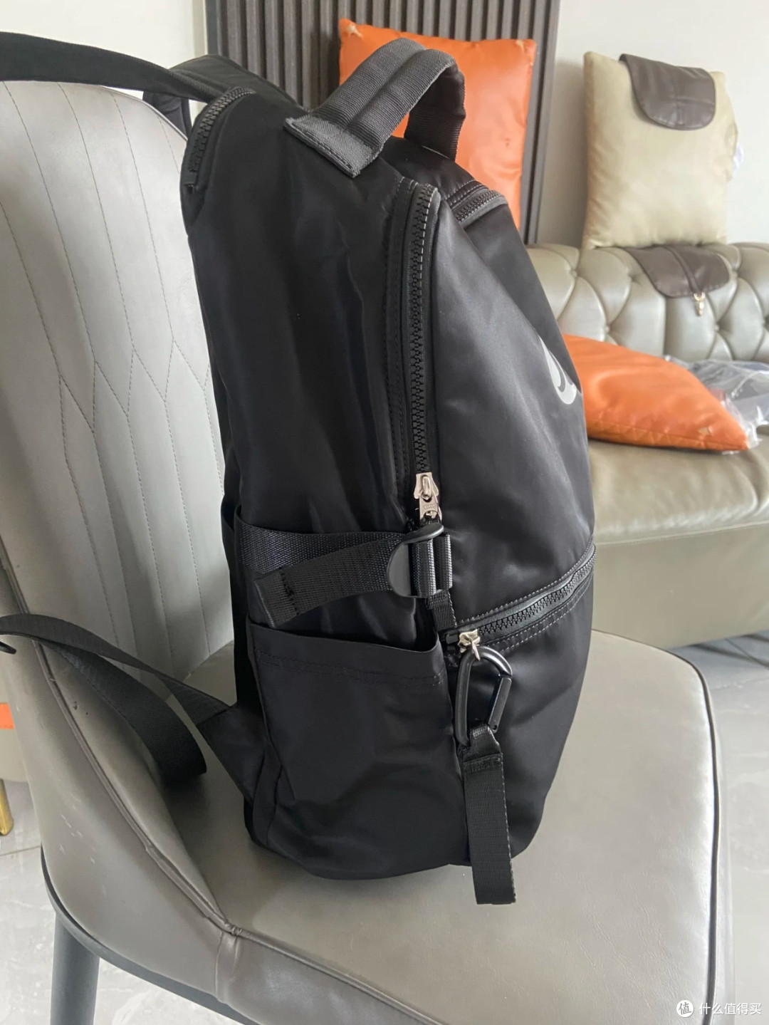 lululemon new crew双肩包:通勤路上的实用伙伴