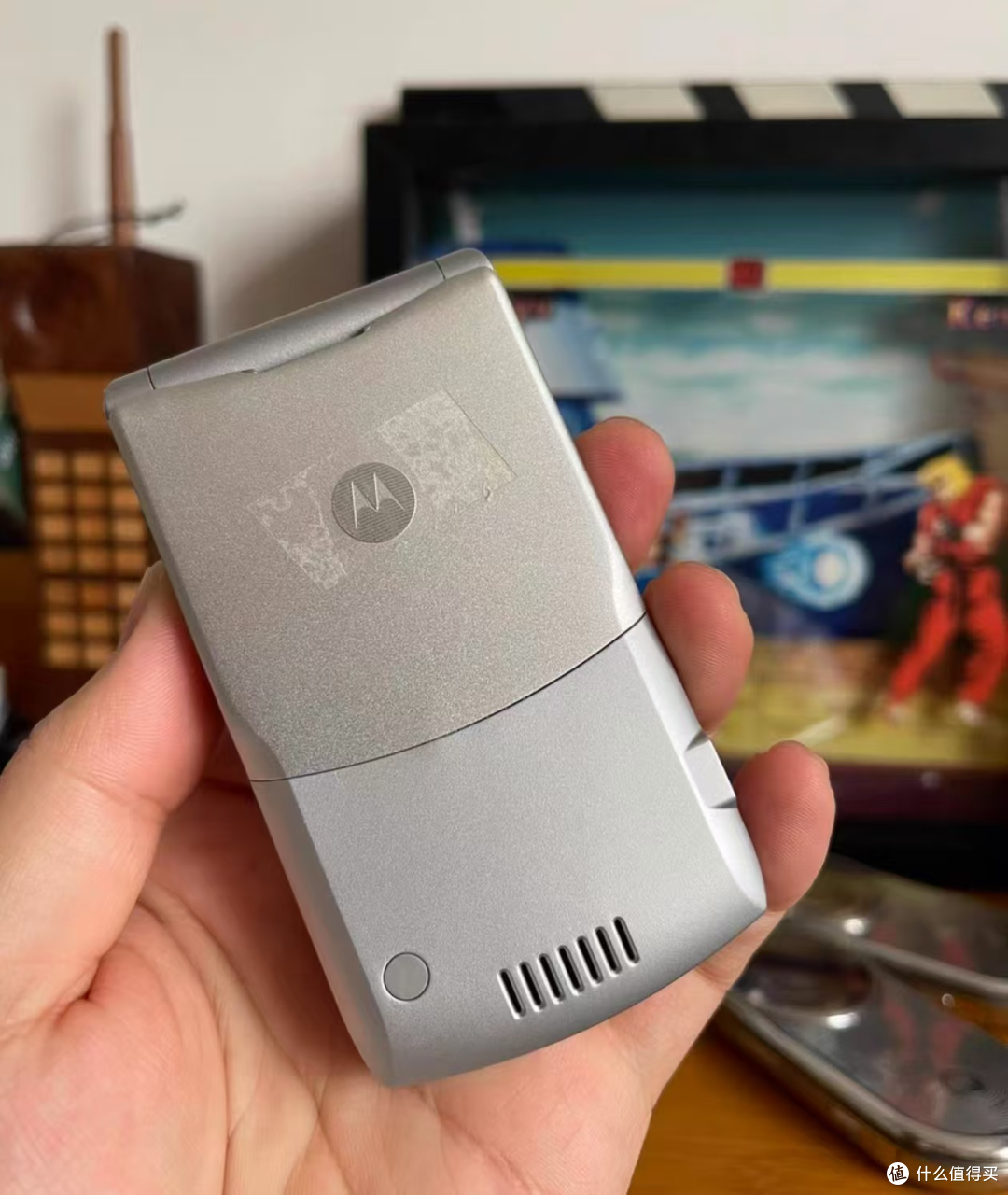 20年前翻盖机皇49元,曾贝克汉姆代言,现在还有新手机?