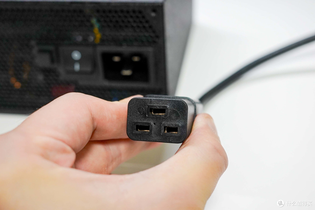 RTX50系旗舰显卡必备电源丨安耐美D.F.X 1650W拆解评测
