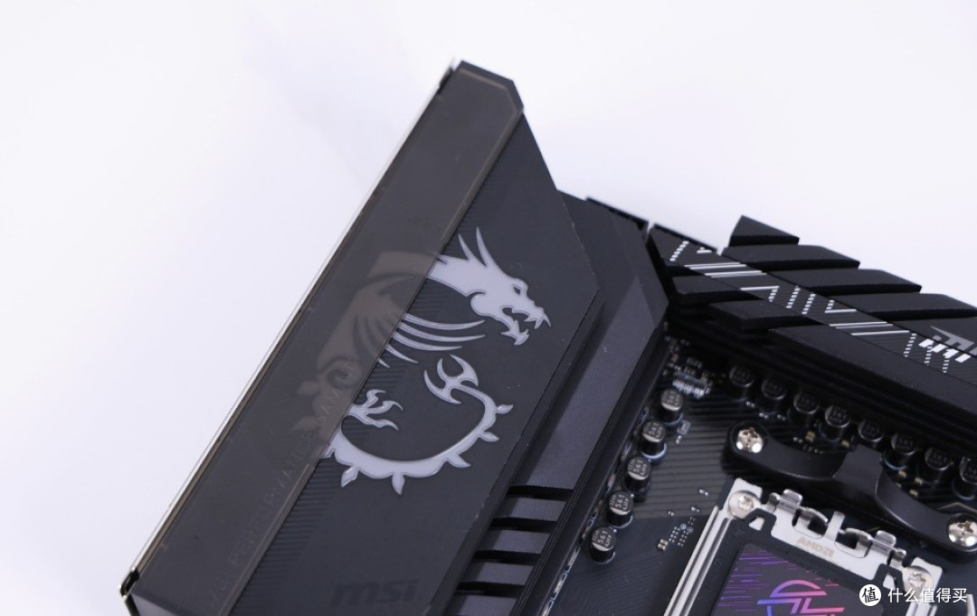 高配高能高帅!暗黑皇帝驾临!微星X870E CARBON主板深度评测