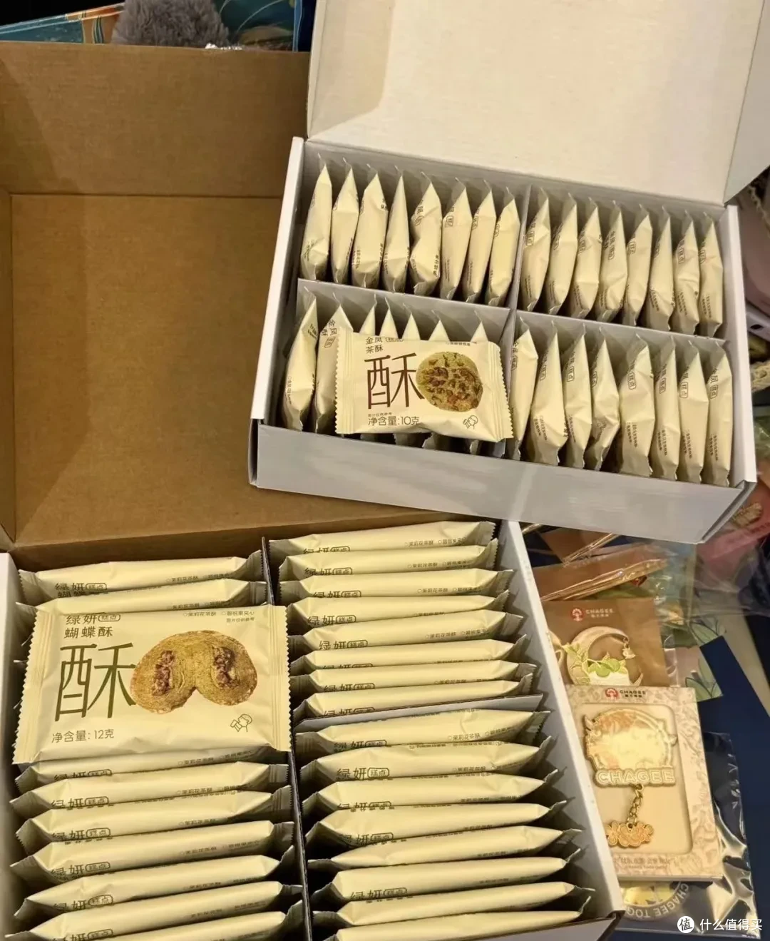 瓜子、辣条、薯片……茶饮品牌开始抢小卖铺的生意了?