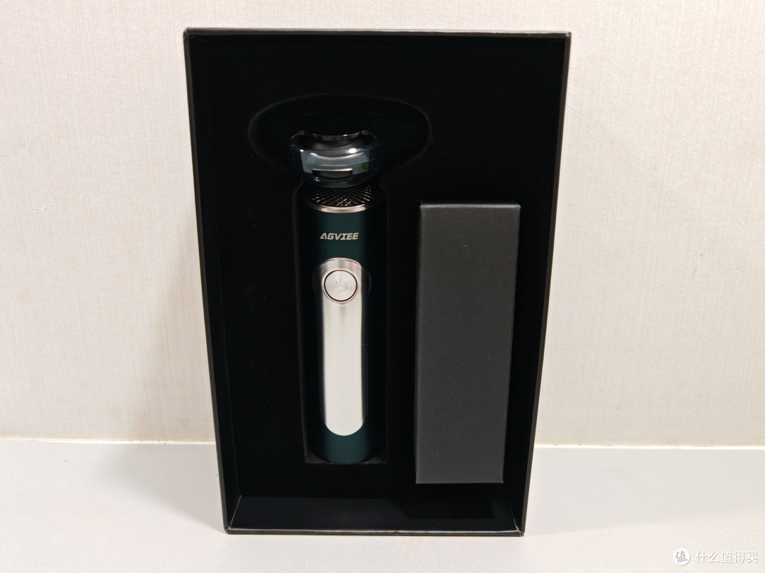未野 超薄德国进口刀片配合13000转铜芯电机,实测剃净率达99.9%