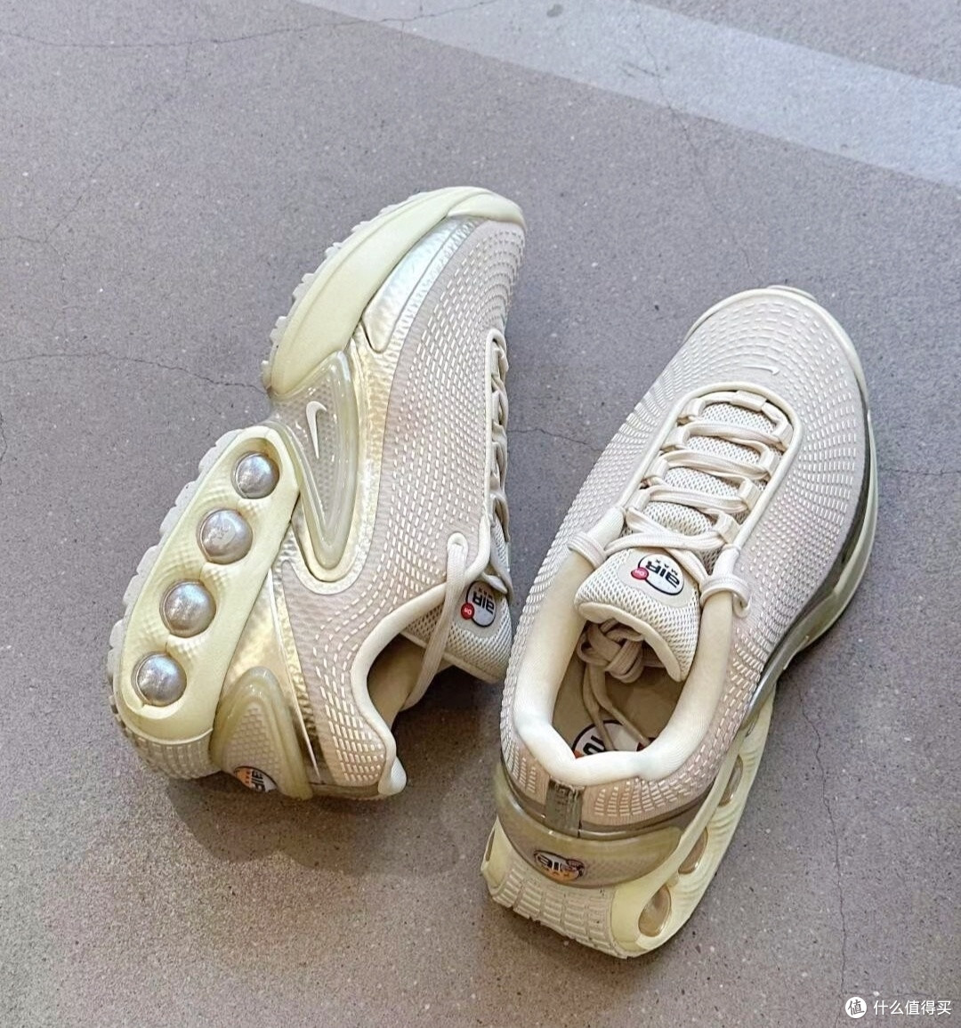 春日潮流，时尚运动：耐克 AIR MAX HV4861-200