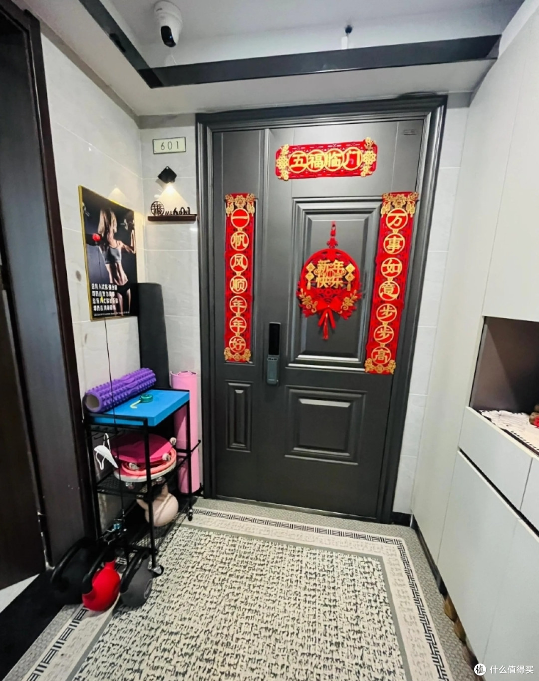 一梯一户就是爽,电梯间装柜子、放杂物,直接多出一个房间!
