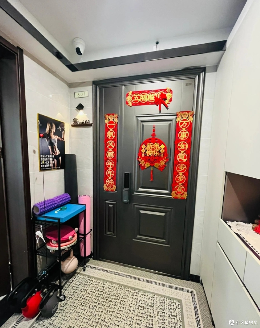 一梯一户就是爽,电梯间装柜子、放杂物,直接多出一个房间!