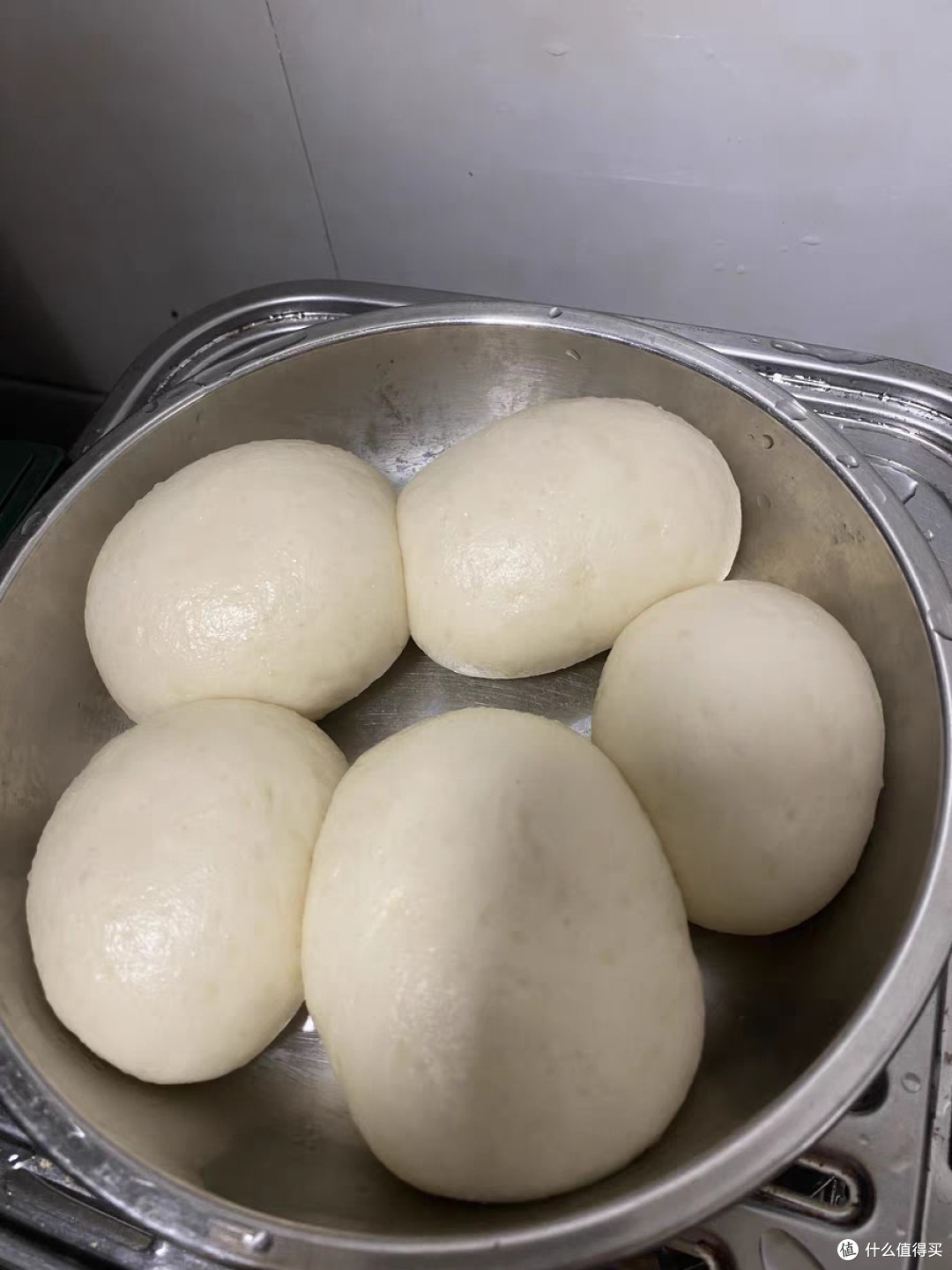 东菱面包机，果料自动撒？