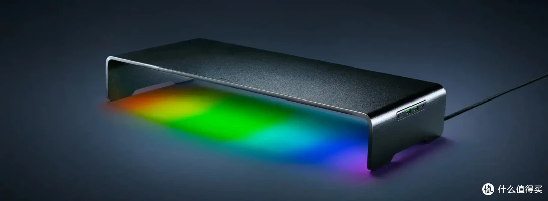 点亮桌搭 RGB,演绎赛博朋克风,用雷蛇幻彩增高架补全光效短板