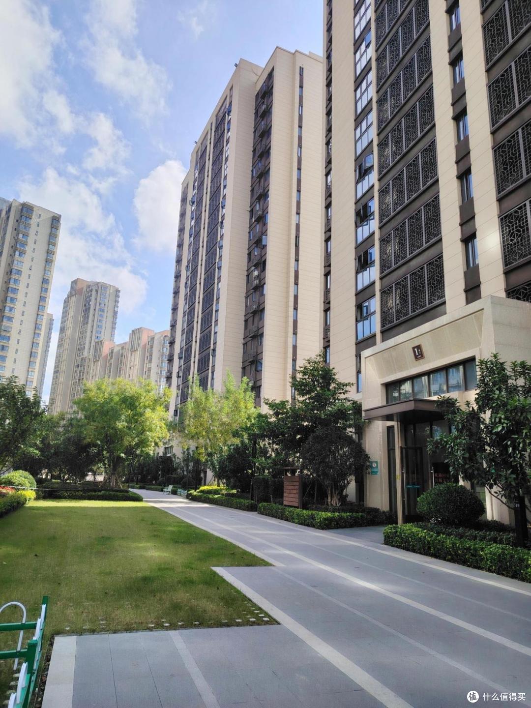 越来越多老破小“原拆原建”,老旧小区新出路?