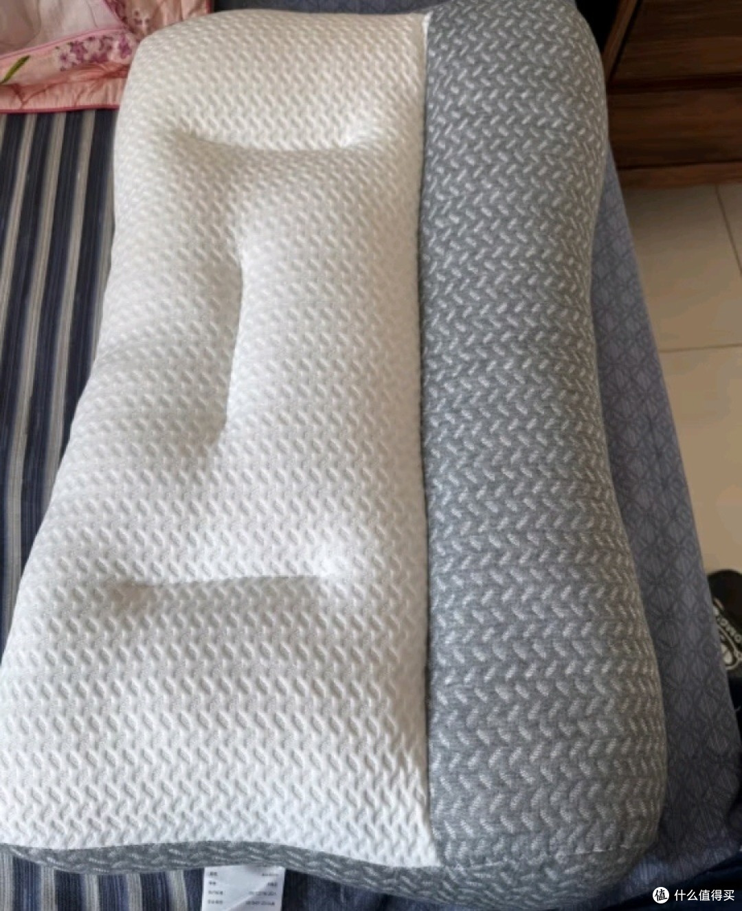 海澜之家(HLA)升级款反牵引颈椎枕头:守护您的优质睡眠💤
