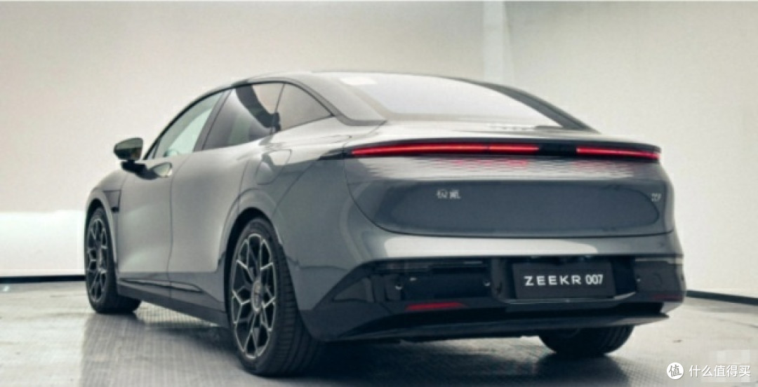 极氪007GT：猎装轿跑新标杆