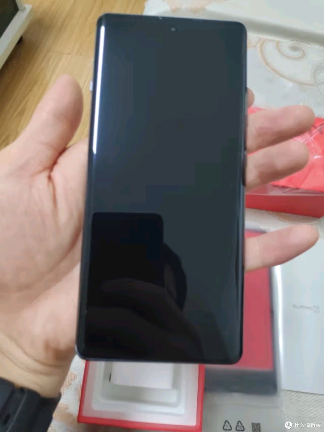 一加星辰黑：第二代骁龙8旗舰芯片，打造极致5G游戏智能手机！