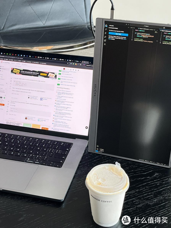 「副屏内卷」新高度！这款便携显示器让我成功戒掉「切屏焦虑症」