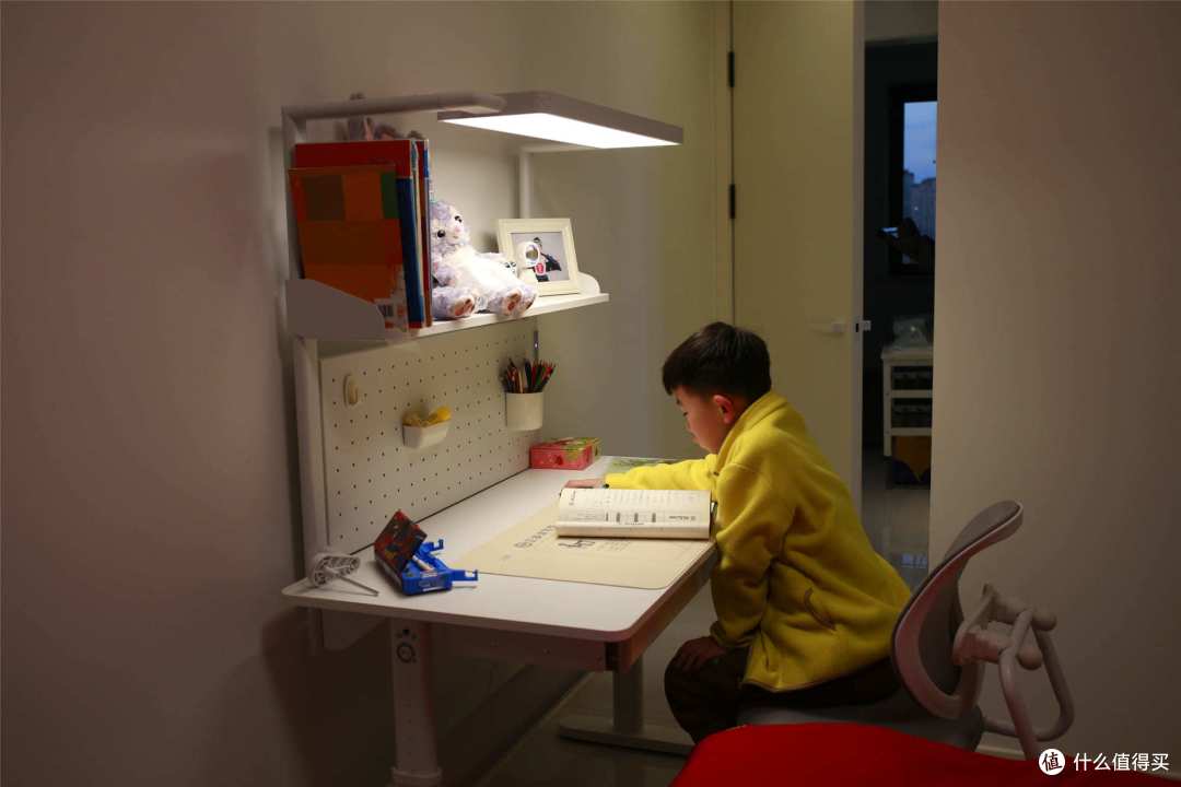 还发愁孩子学习桌怎么买？看看Sunny集成学习桌，去繁留真超不错