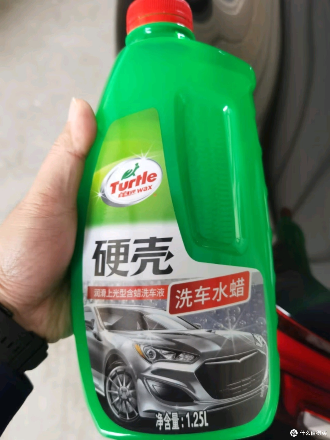 龟牌硬壳盾高泡洗车水蜡：汽车清洁与上光的优选之选