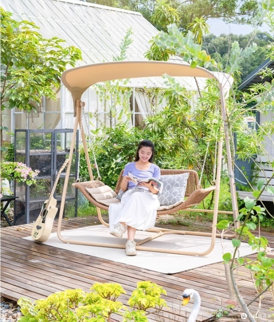 果绿PE藤紫叶檀花秋千——编织家中的花园梦境,悠享每一刻宁静
