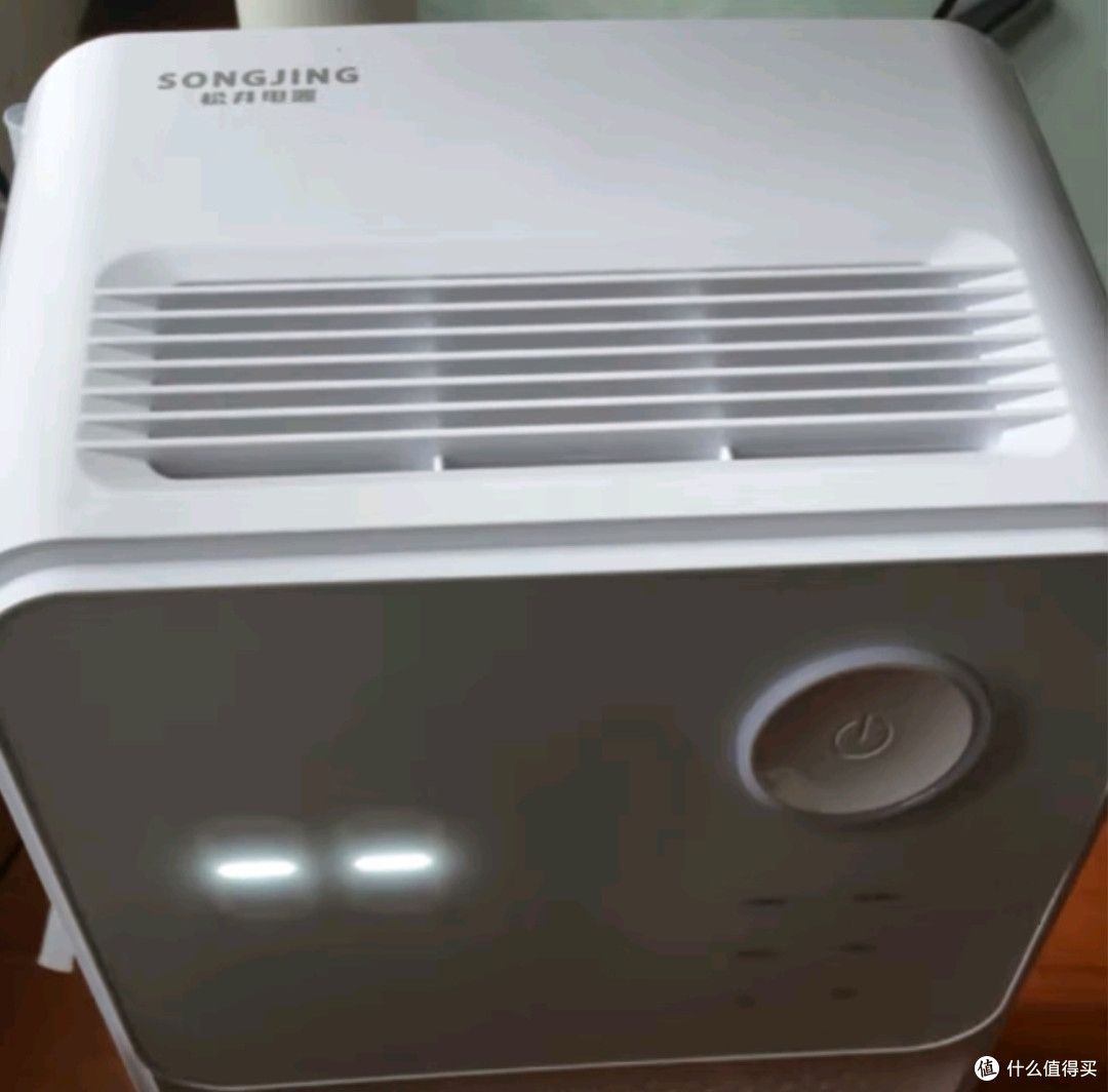 南方的潮湿天气用高效的除湿机