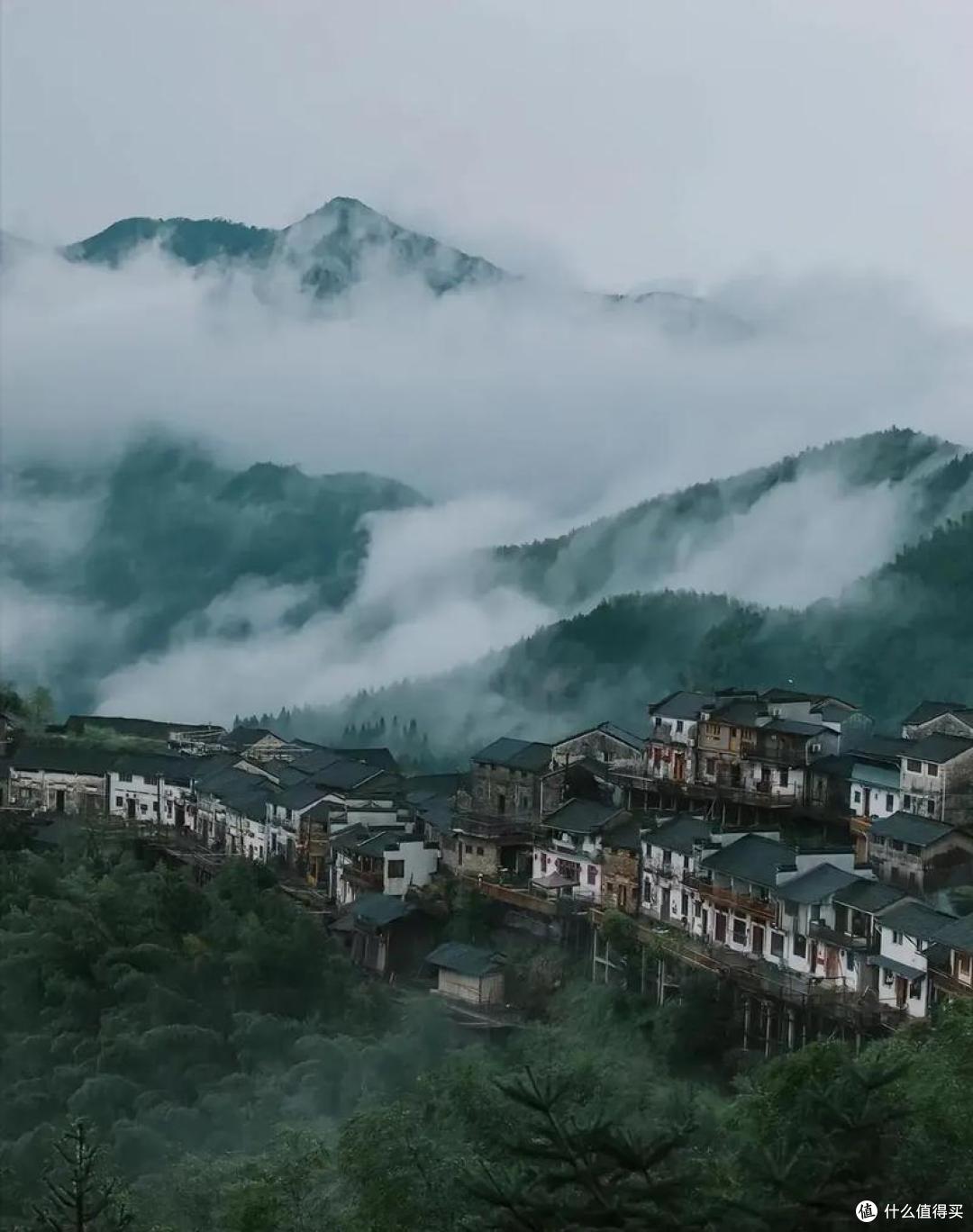 【隐秘桃源大揭秘】穿越云海,探寻遗落人间的仙境之旅!