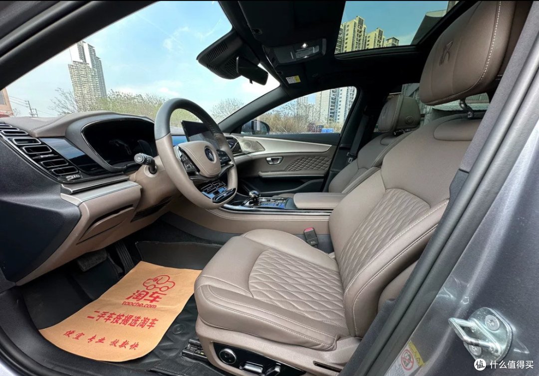 十万预算电车对比评测：特斯拉Model 3与比亚迪汉EV谁更胜一筹？