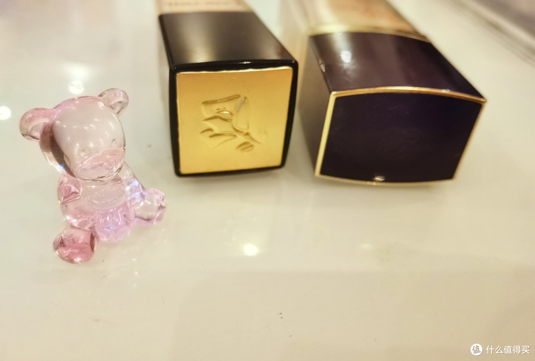 压箱底的美白好物,两款粉底液打造完美妆容。