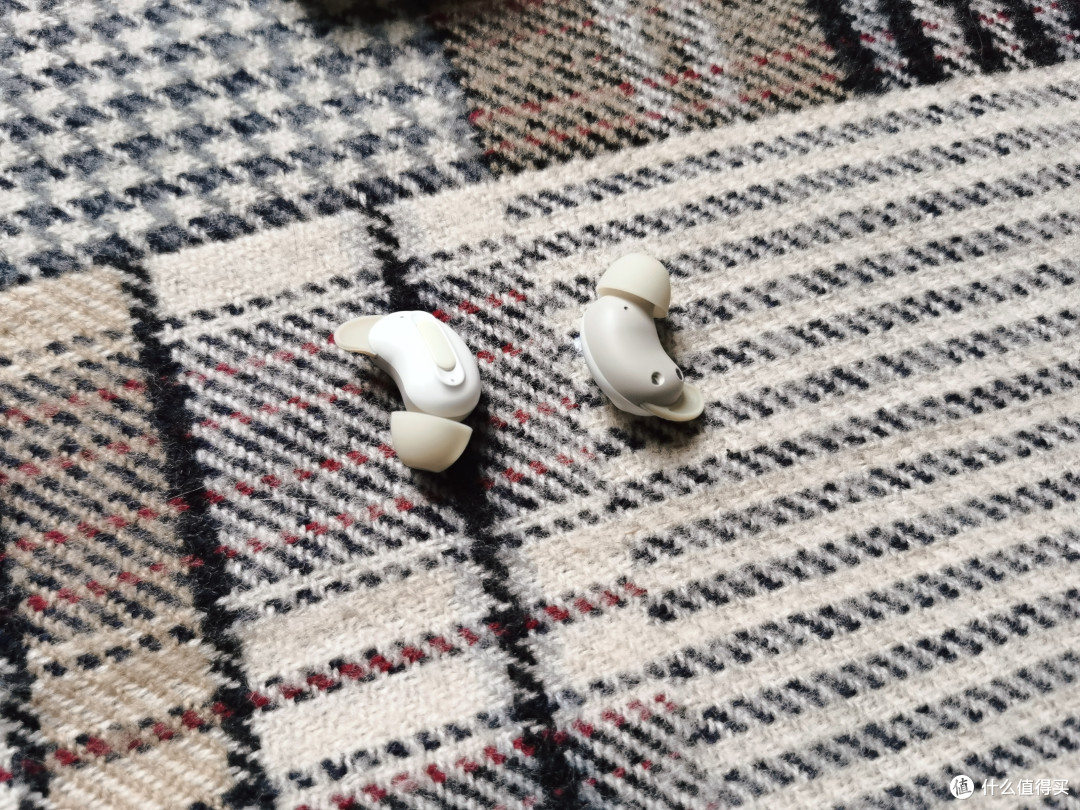 蛇圣小悠mini耳机,让午休不再嘈杂困扰。降噪功能强大得让人惊叹