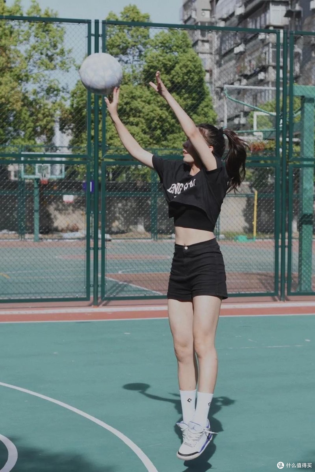 女子篮球:塑造身心的运动之旅
