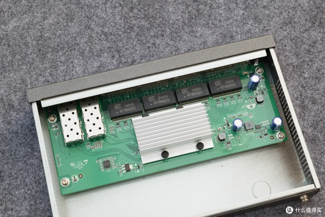 万兆内网一步到位！兮克SKS3200-8E2X交换机拆机+链路聚合实战