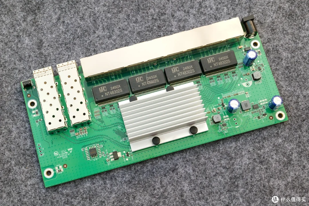万兆内网一步到位！兮克SKS3200-8E2X交换机拆机+链路聚合实战