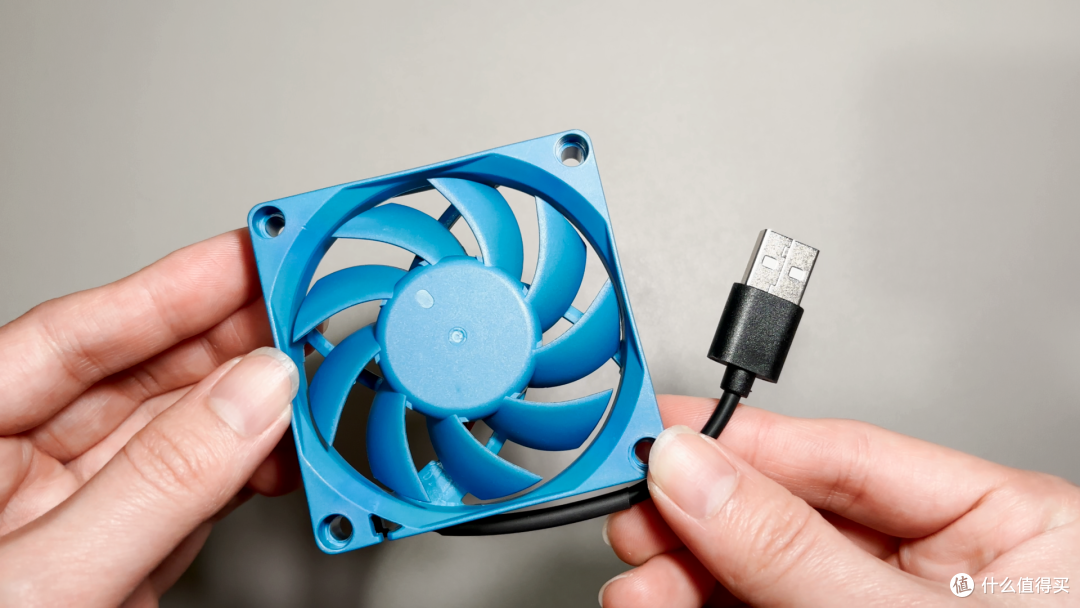 这 “口袋 NAS” 确实有点小，畅网微控 X86-P6 开箱体验