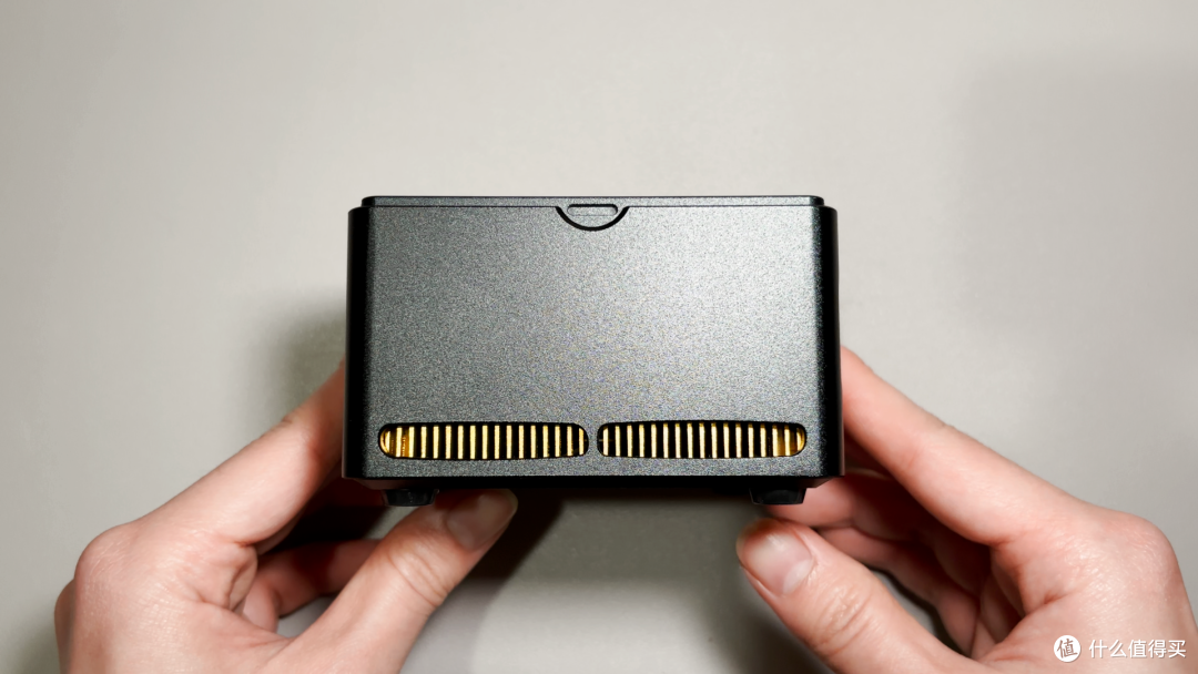 这 “口袋 NAS” 确实有点小，畅网微控 X86-P6 开箱体验