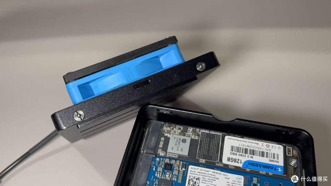 这 “口袋 NAS” 确实有点小，畅网微控 X86-P6 开箱体验