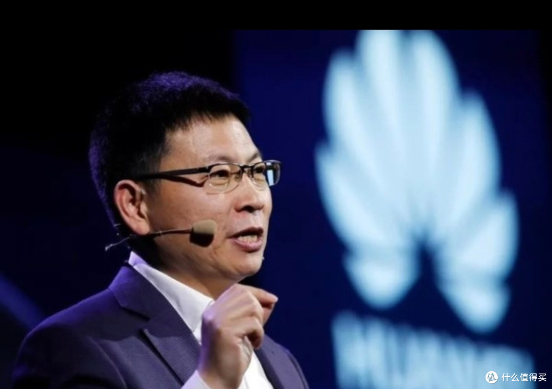 华为黑科技再升级!从折叠屏到卫星通信,下一个生活变革在哪?