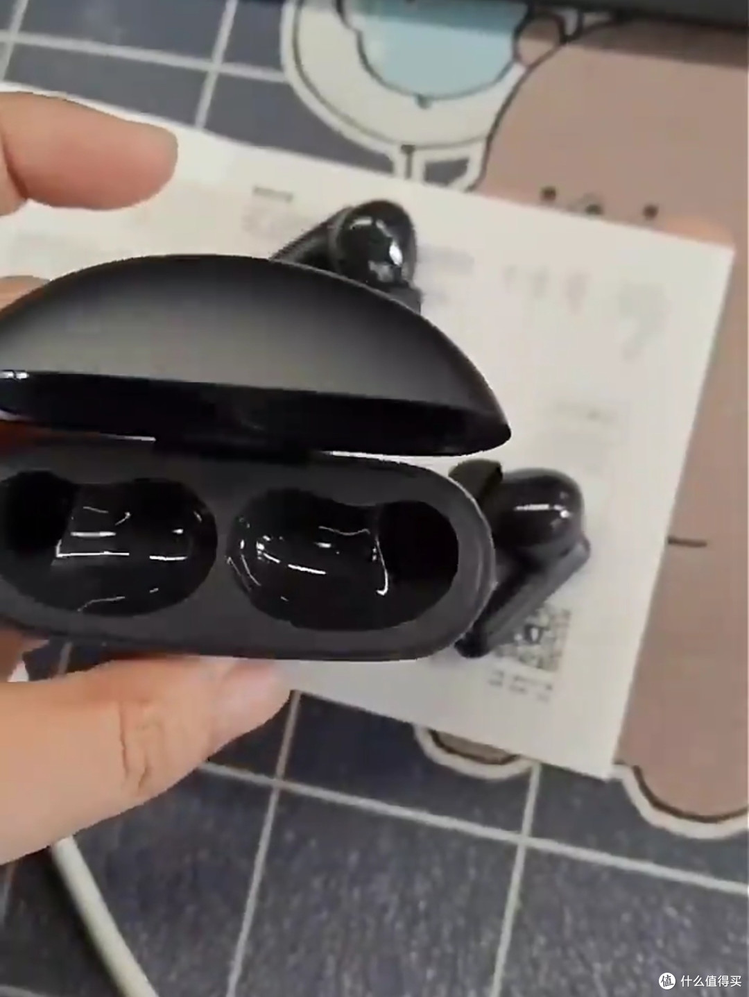 OPPO Enco Air4 Pro 真无线降噪蓝牙耳机:夜影灰彰显低调奢华