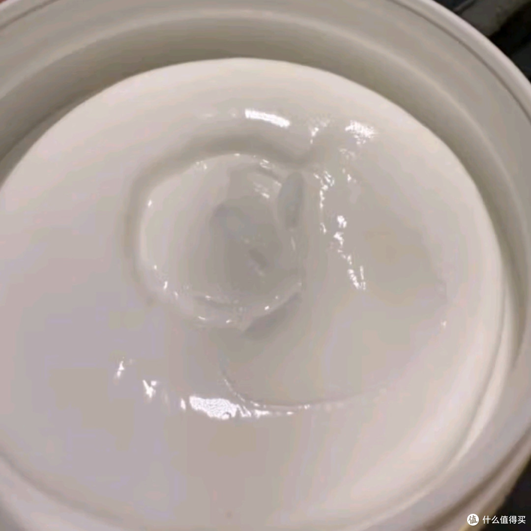 丝塔芙大白罐身体乳:杨幂同款,温和补水,敏肌挚爱的保湿圣品