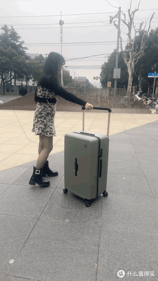 为生活添色彩:我的三款实用好物推荐—行李箱、移动硬盘与学习灯