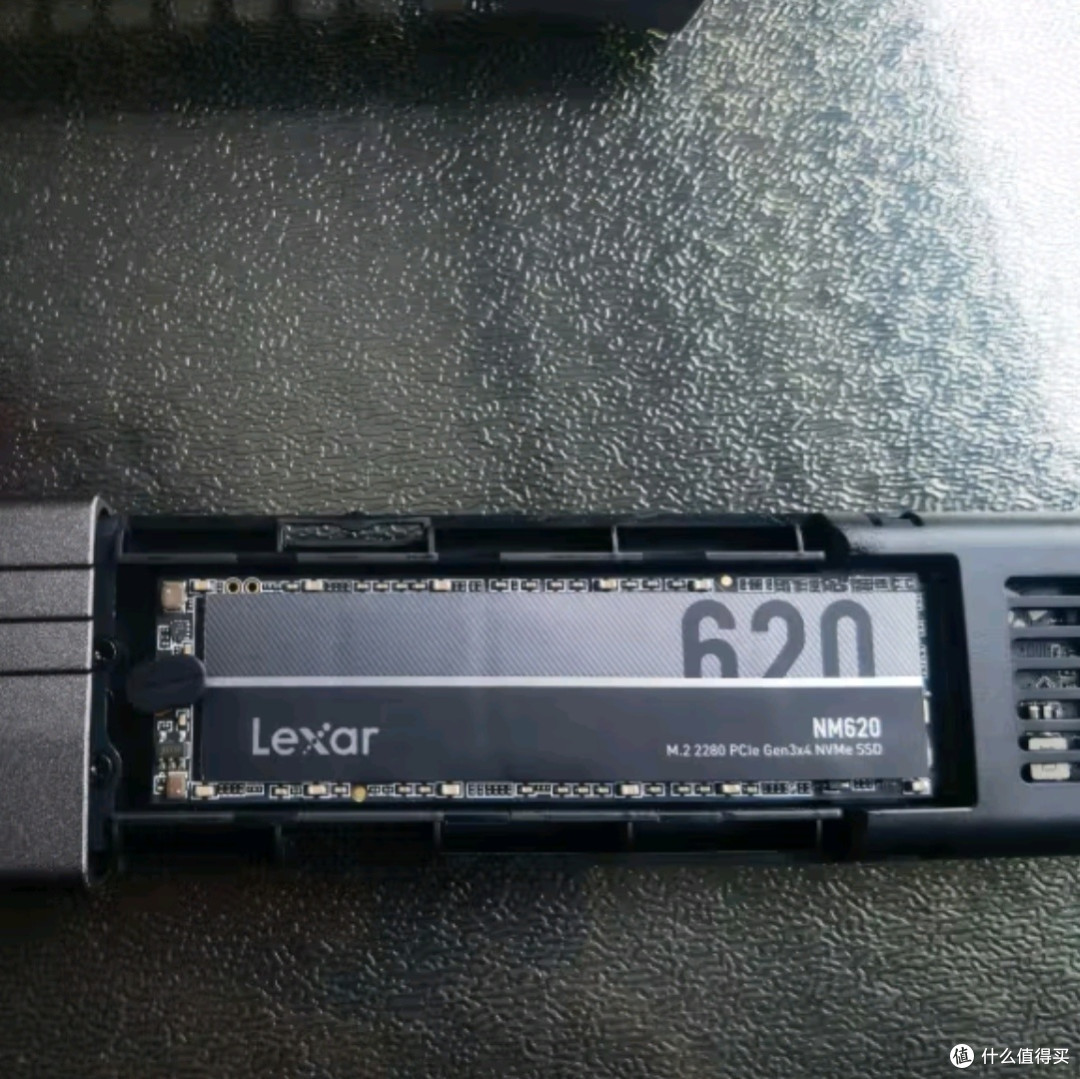 雷克沙NM620 SSD固态硬盘深度评测:高速读写,稳定存储的新选择