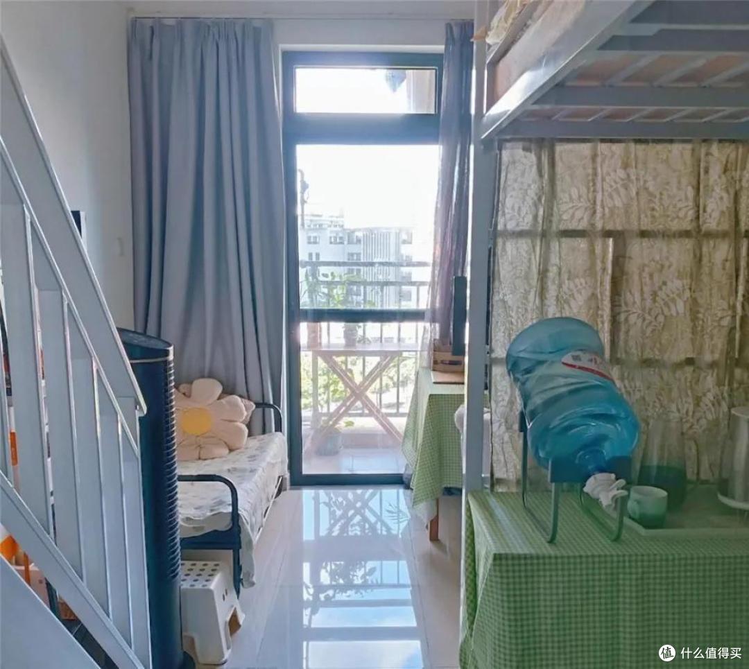 深圳的“迷你小公寓”，20㎡却挤出两室两厅，网友：真是大开眼界