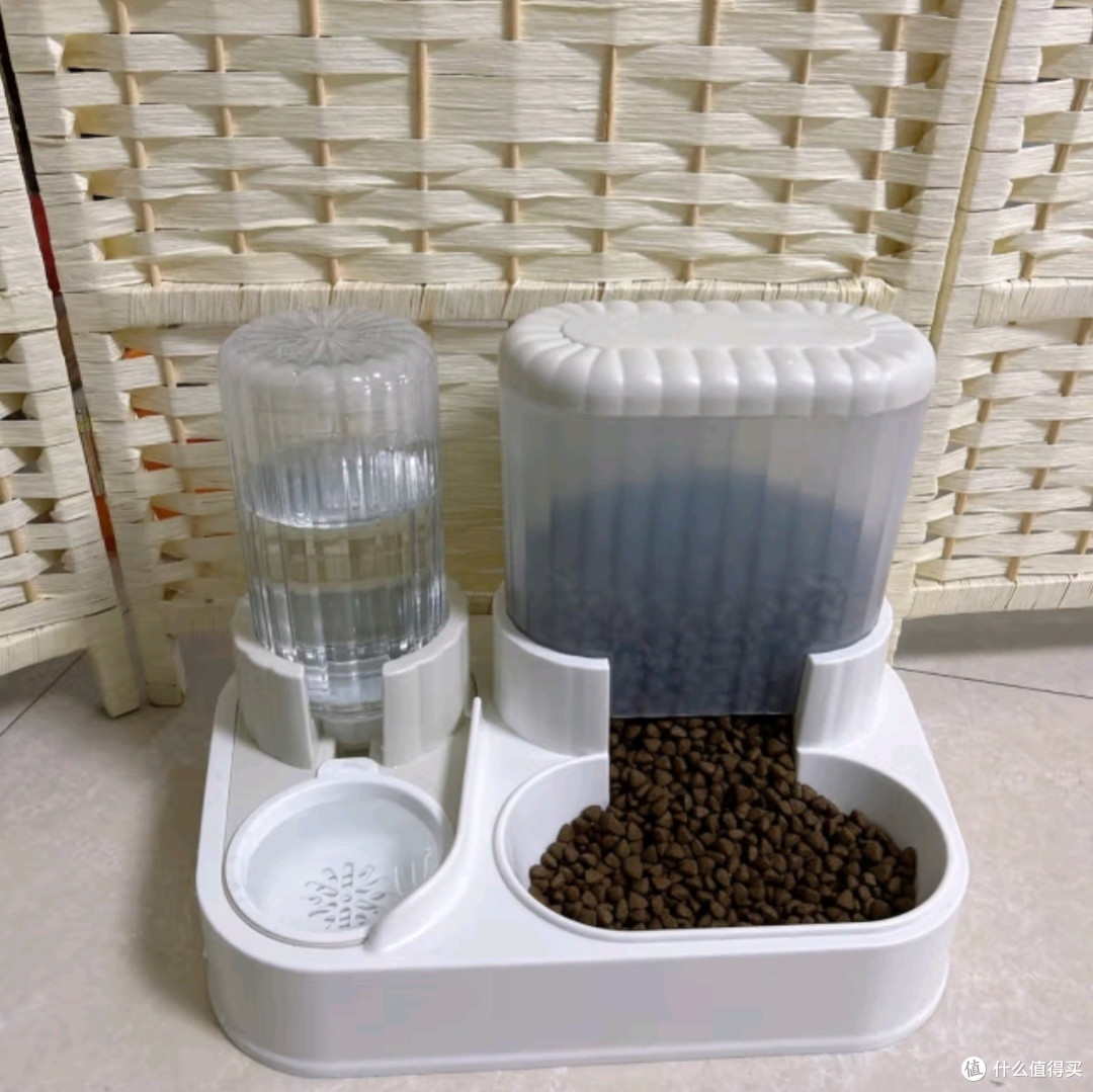 华元宠具猫咪自动喂食器饮水机一体猫碗双碗设计:宠物喂食新体验