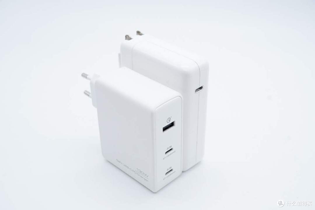 拆解报告:L Lab爱兰博130W 2C1A氮化镓快充充电器