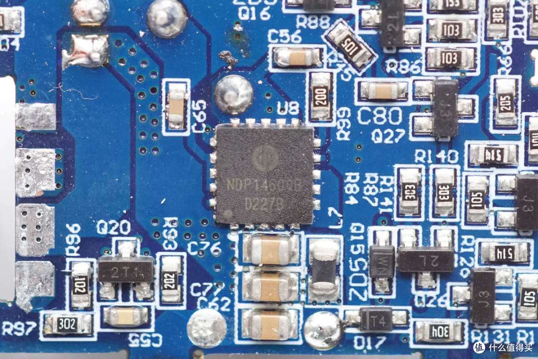 拆解报告:L Lab爱兰博130W 2C1A氮化镓快充充电器