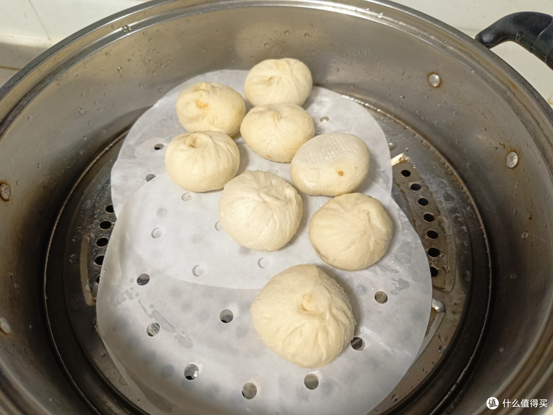 一口咬下,满是传统味道的小笼包——早中晚的实在美味