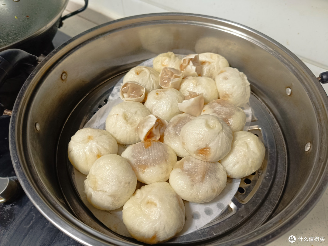 一口咬下,满是传统味道的小笼包——早中晚的实在美味