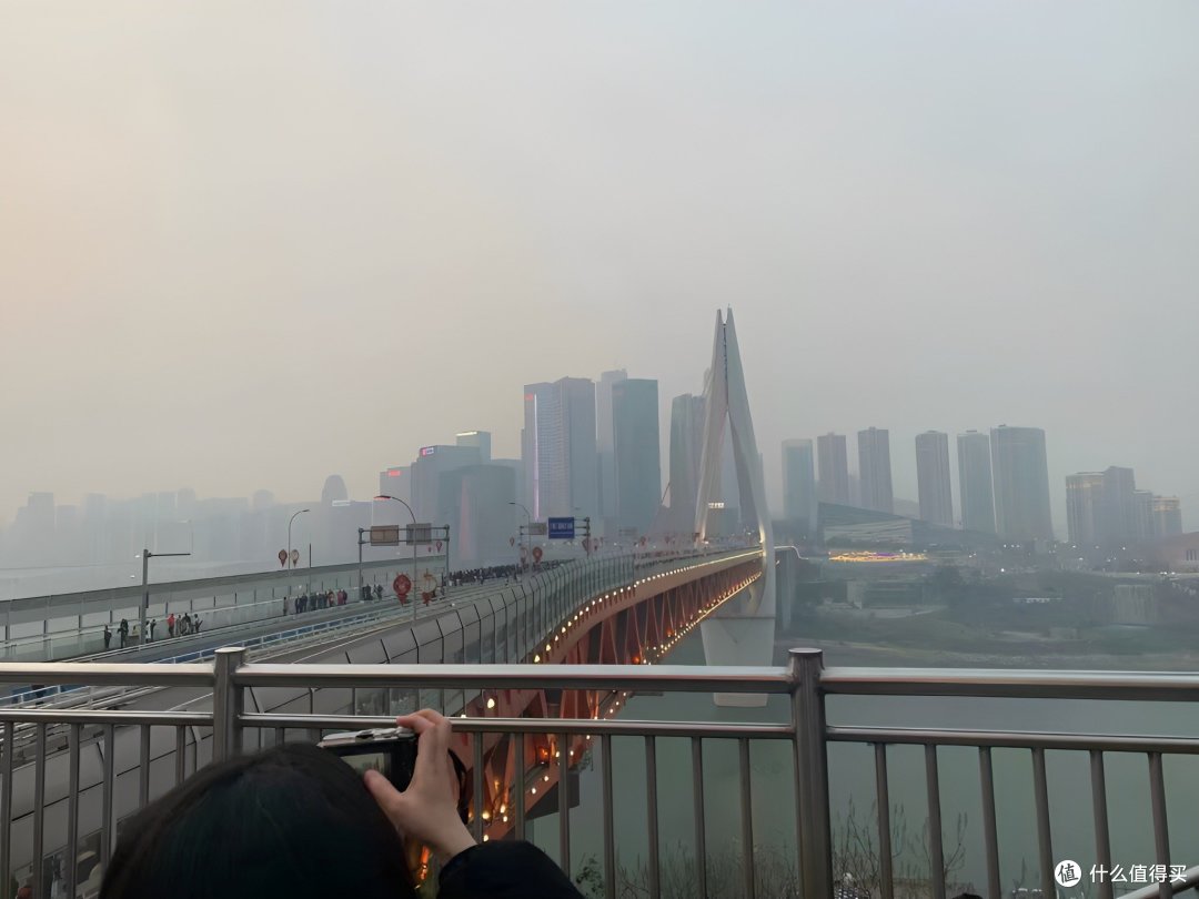 重庆|打卡魔幻山城,阴雨天的雾都。