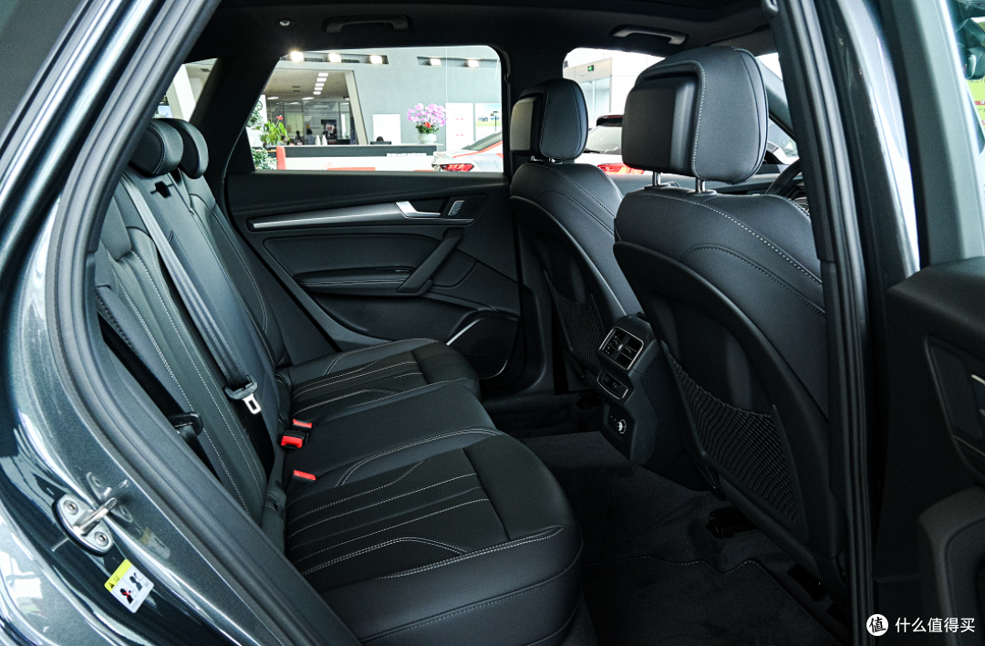 34.98万起，奥迪Q5L quattro 45 周年典藏版，经典再进化