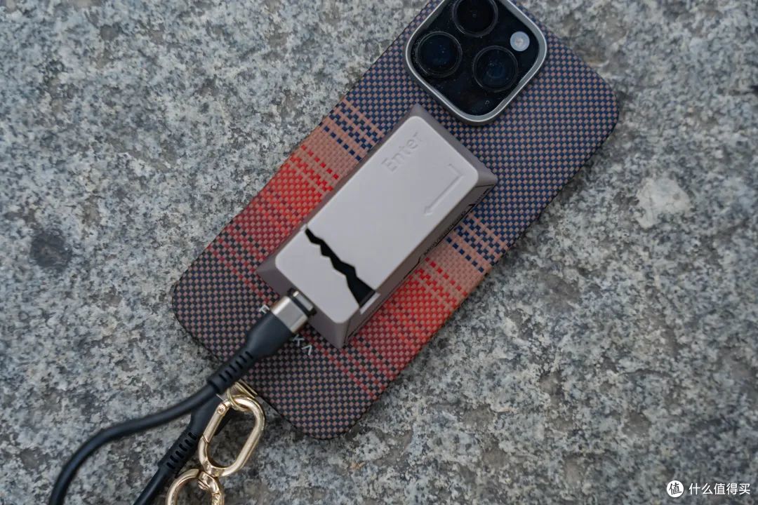 磁吸便携,边拍边存!移速磁吸固态硬盘绝配iPhone16ProMax
