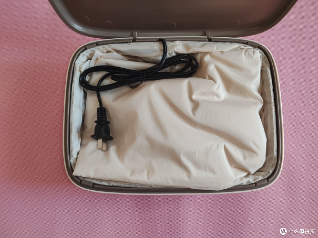 宫菱烘干机测评:首创烘蒸双模专攻厚衣,千元级让烘干不再有盲区