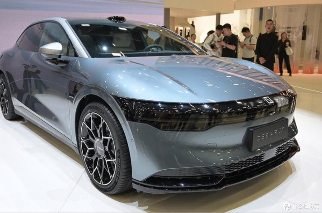 机氪007GT全球首秀,科技猎装轿跑震撼登场!