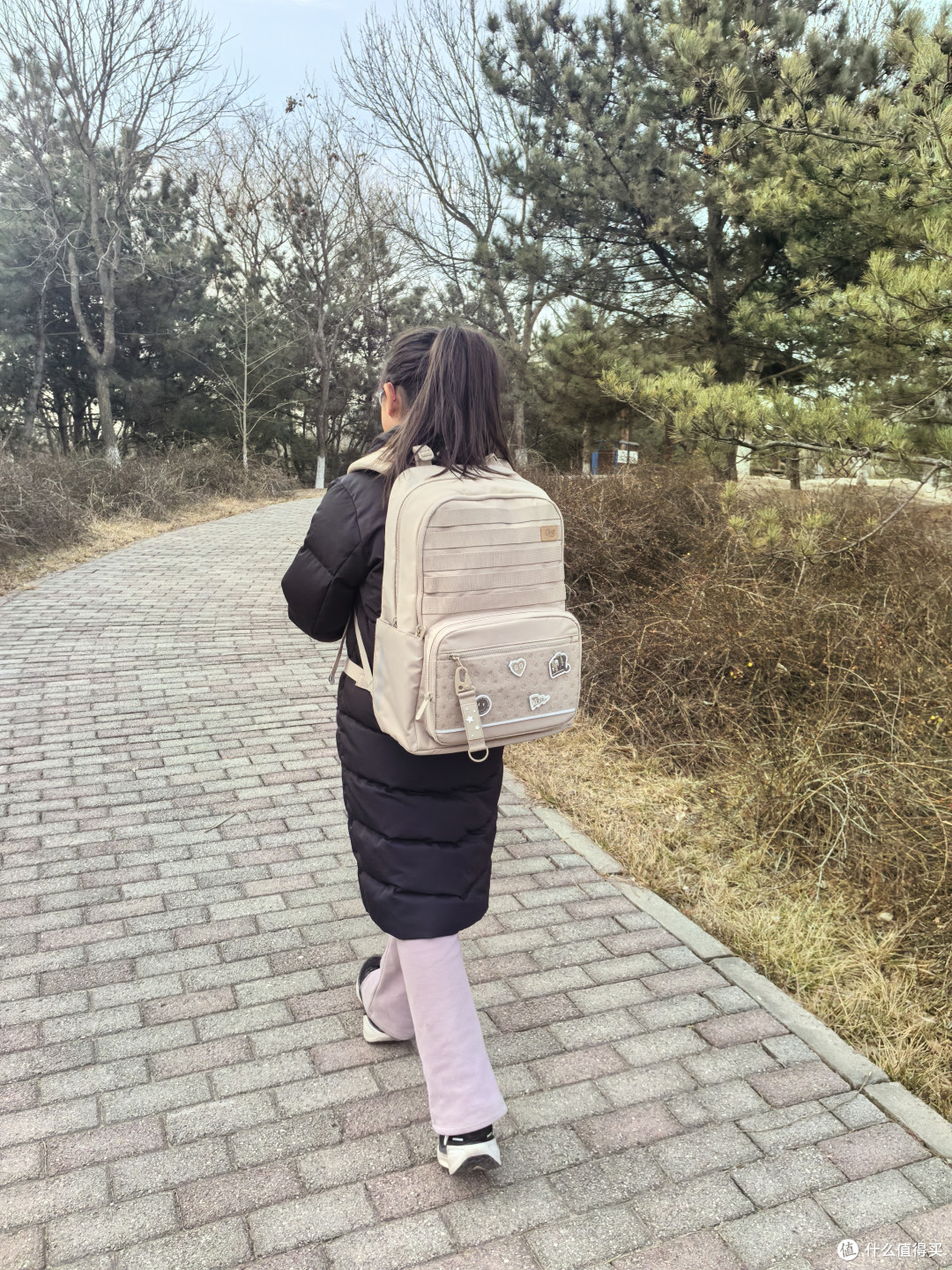 小学高年级书包怎么选？挺拔身姿从小做起