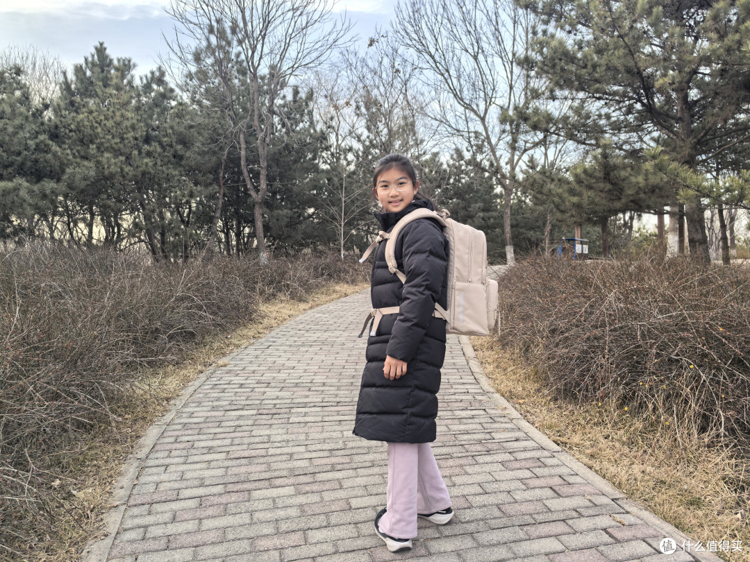 小学高年级书包怎么选？挺拔身姿从小做起