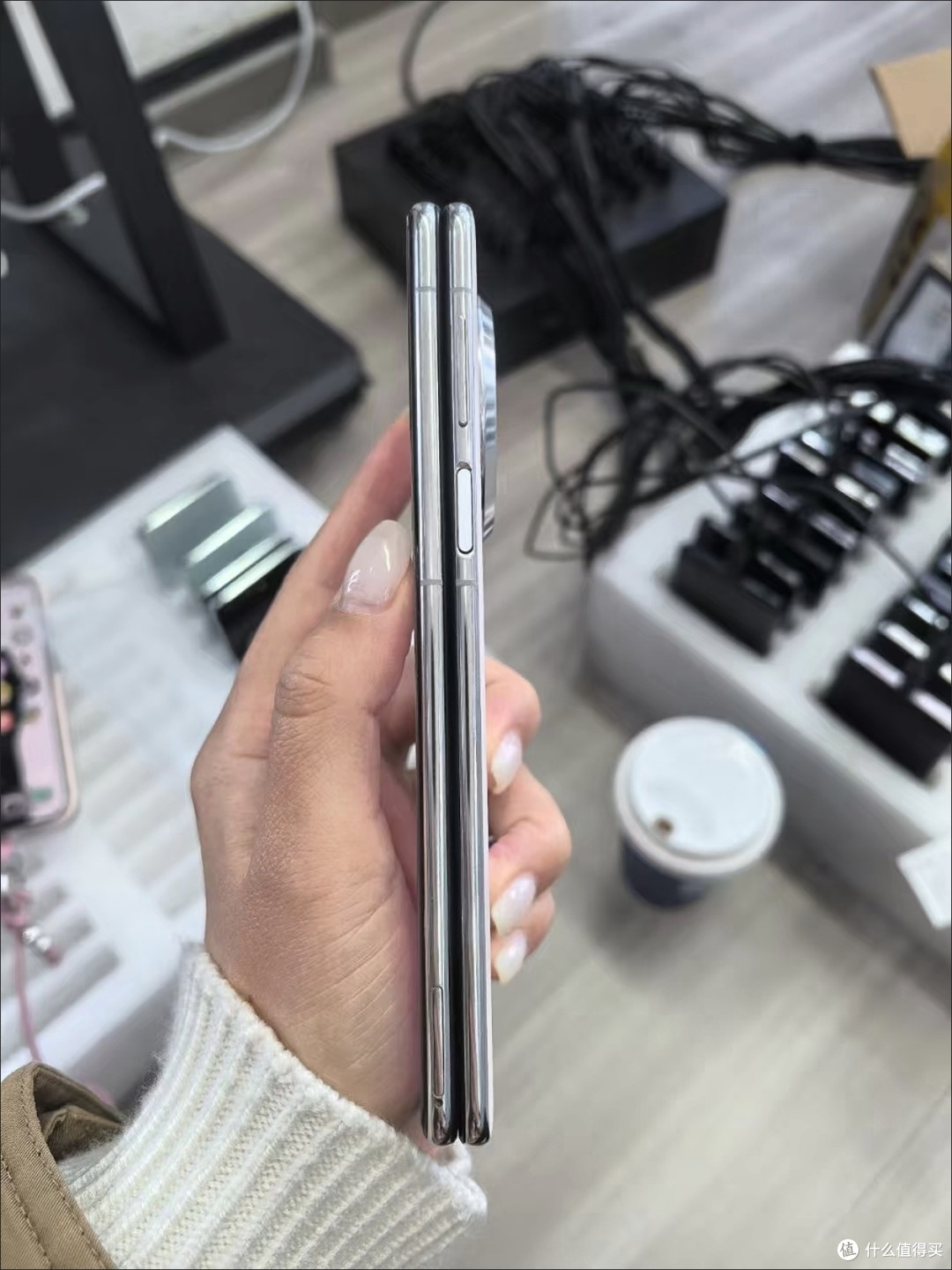折叠屏?卫星通信?余承东预告背后的新科技趋势