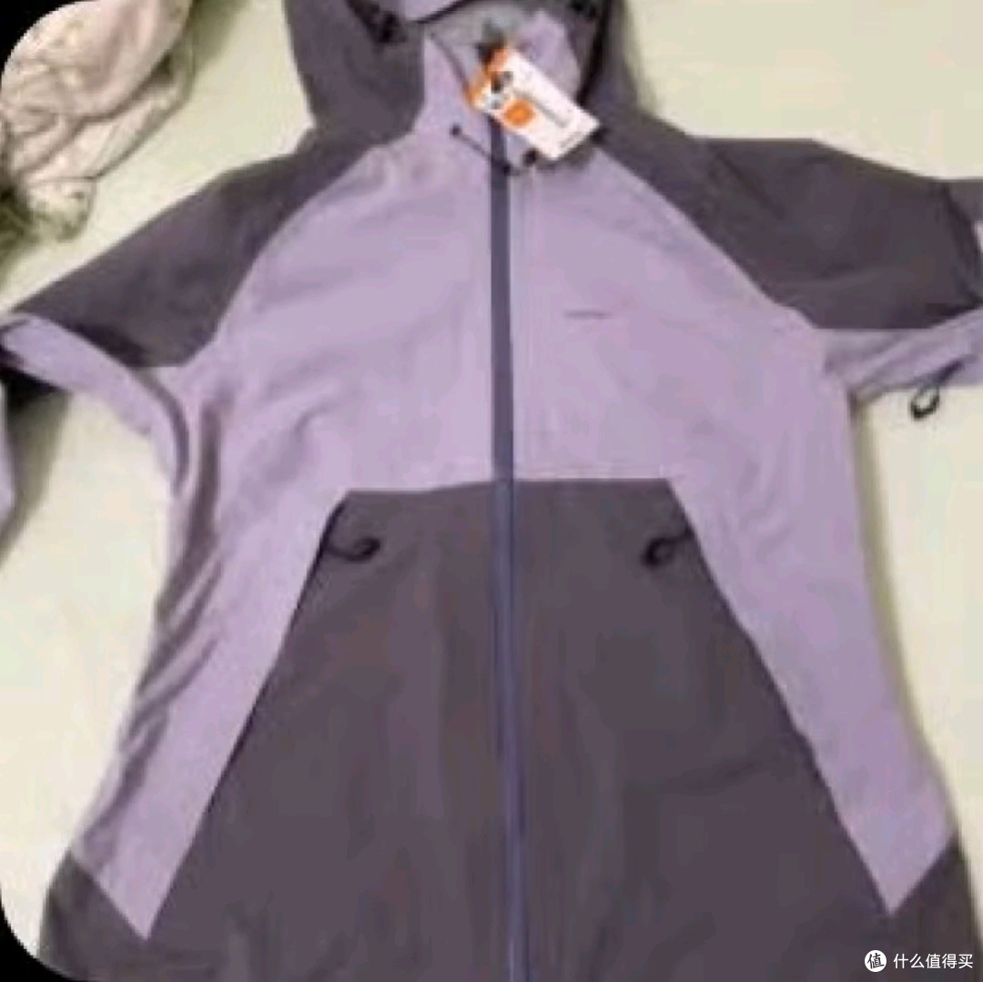 迪卡侬户外冲锋衣防风防水进藏登山服详解